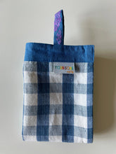 Torchon bleu à carreaux